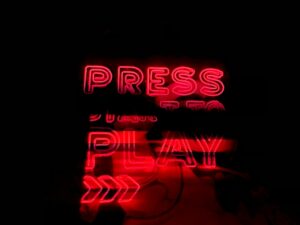 Concerns Regarding the Trustworthiness of AI-Created News Feeds
