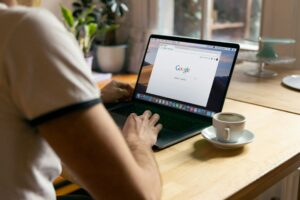 Are Artificial Intelligence Search Engines Going to Keep Google at the Top?