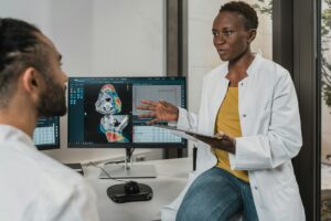 How Artificial Intelligence Is Transforming Clinical Trials and the Process of Discovering New Drugs
